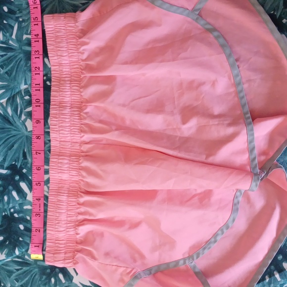 Pink running/athletic shorts - Picture 5 of 8